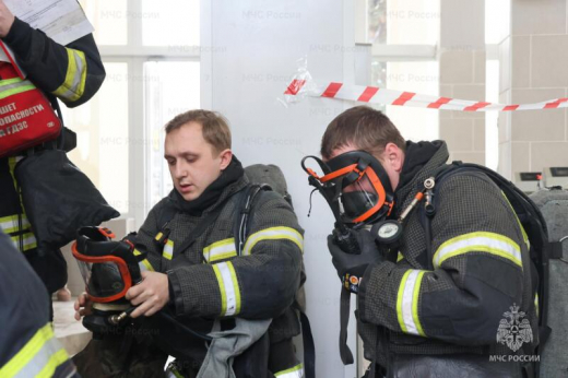 На здании Воронежского государственного университета прошли пожарно-тактические учения