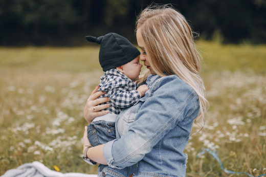 Rambler&Co: для 31% россиян любимой стала песня «Ложкой снег мешая»