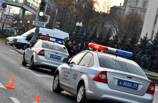 В Москве произошло ДТП с участием грузовика и двух мотоциклов, погиб человек