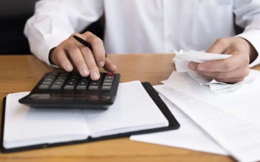 Чиновников и депутатов освободили от ежегодных деклараций