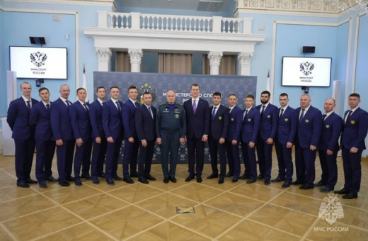 Сборные МЧС России по пожарно-спасательному спорту чествовали в Минспорта и Сбербанке