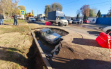 Под автомобилем провалился асфальт в Воронеже