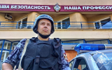 Укравших дорожный знак мужчин задержали росгвардейцы в Севастополе