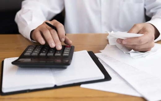 ФНС получила право списывать налоговые долги россиян без суда