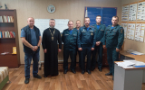 Традиции и безопасность: настоятель храма посетил пожарную часть