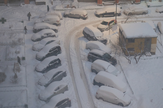 В Москве от водителей требуют оплату за стоянку во дворе на очищенном месте