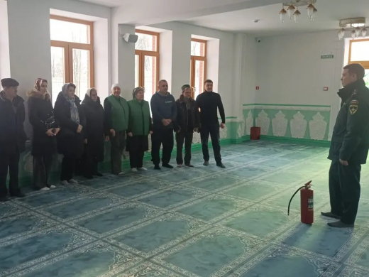 Сотрудники МЧС России провели инструктаж в щелковской соборной мечети имени Равиля