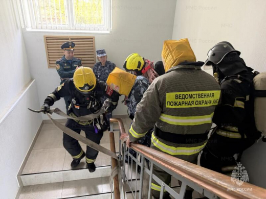 Пожарные и спасатели провели учения на базе ИК-5 в Можайском округе