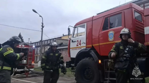В Орехово-Зуеве огнеборцы ликвидировали серьезный пожар в девятиэтажке: спасено 6 человек, включая ребенка
