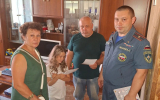 Сотрудники МЧС России и соцзащиты провели профилактический рейд в многодетных семьях