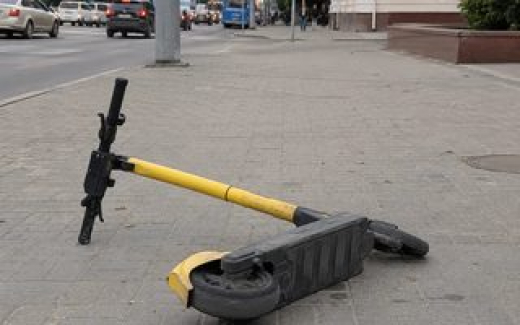 Мэрия запустила механизм принудительной эвакуации электросамокатов с улиц Воронежа за счет операторов