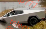 В Новой Москве вытащили из пруда пикап Tesla Cybertruck