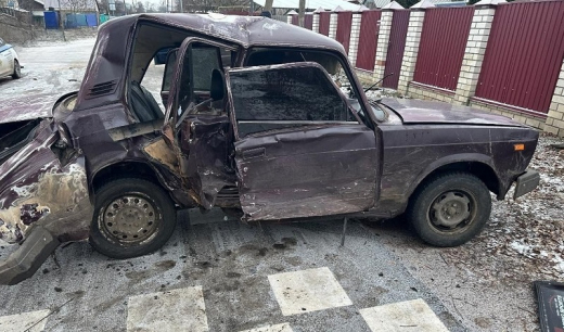 В Воронежской области столкнулись «семёрка» и Mercedes: пострадали две 16-летние девушки