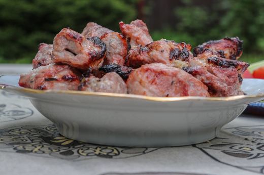 Москвичка 22 года не ела свинину, но попробовала ее из-за ошибки продавца