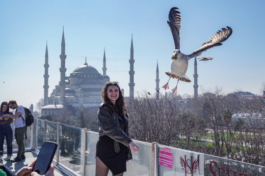«Турецкие мужчины — дикие собственники». Как москвичка переехала в Стамбул, чтобы понять другую страну и найти себя