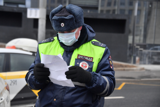 В Москве ГИБДД приостановила выдачу прав и регистрацию авто