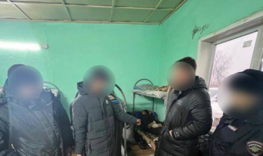 Игра в карты закончилась поножовщиной в бараке под Воронежем
