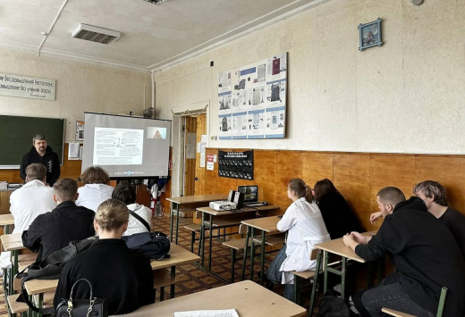 Сотрудников воронежского техникума передумали лишать половины зарплаты