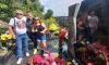 Фанаты завалили цветами могилу Юрия Хоя в день его рождения