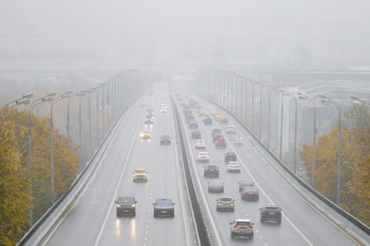 «Желтый» уровень опасности из-за тумана объявлен в Москве в ночь на 8 октября