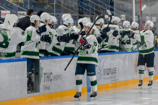Хоккеисты из Боброва обменялись победами с пензенцами