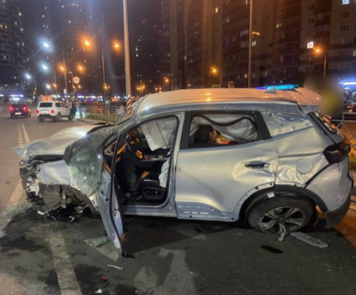Два человека пострадали в ДТП с кувыркавшимся авто в Воронеже