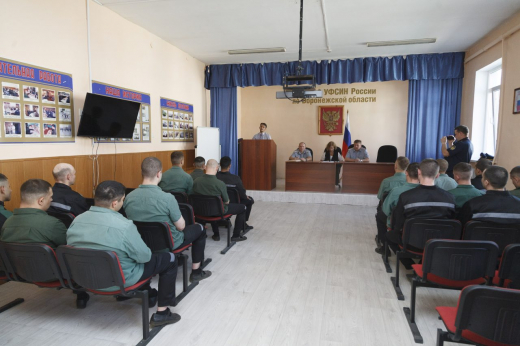 Почти 300 зэков сели за парты в воронежских колониях 1 сентября