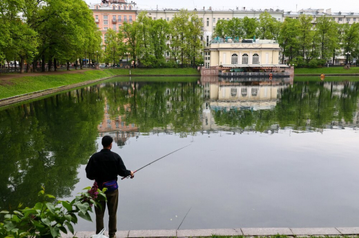 Милонов призвал запретить рыбалку на Патриарших и малых водоемах Москвы