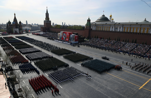 Члены партии «Коммунисты России» просят перестать драпировать Мавзолей Ленина
