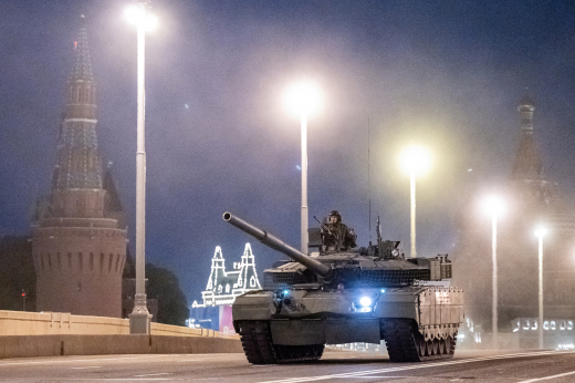 Граждане Китая собрались в центре Москвы в ожидании репетиции парада Победы