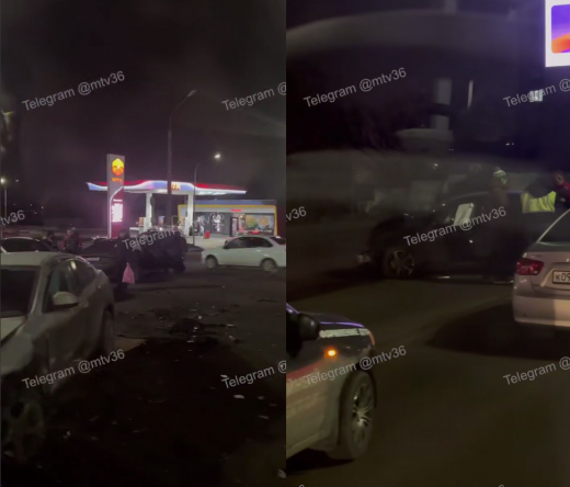 Пять машин столкнулись у педуниверситета в Воронеже