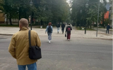 Второй пешеходный переход на одном уровне с тротуаром оборудовали на улице Карла Маркса