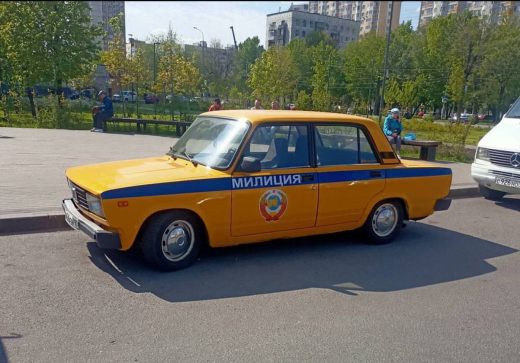 В Москве заметили необычную машину «путешественников во времени»