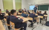 В Наро-Фоминске сотрудники МЧС провели урок пожарной безопасности для кадетов