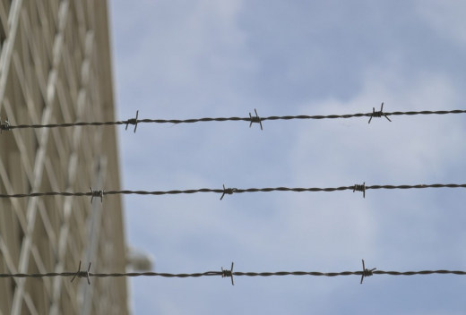 Осуждённый из воронежской колонии пошёл под суд за экстремистскую татуировку