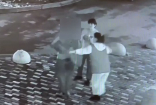 Драка между продавцами и вором-рецидивистом в Воронеже попала на видео