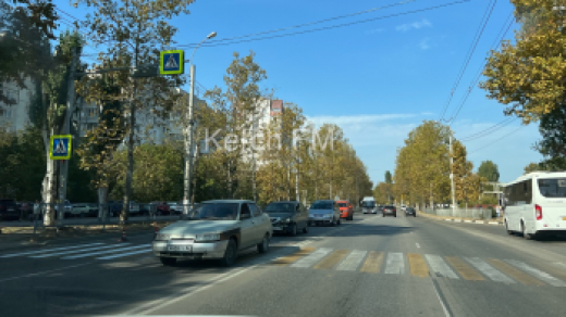 На ул. Генерала Петрова обновляют дорожную разметку