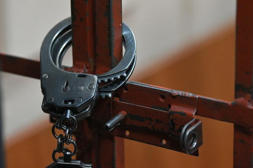 В Москве осудили мужчину, который пять лет насиловал знакомую школьницу