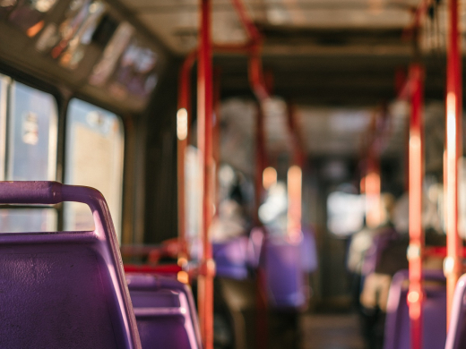 Пассажира воронежского автобуса зажало дверьми и протащило по проезжей части