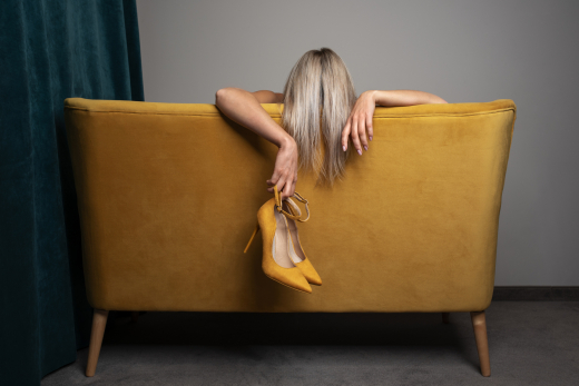 Эскортница заковала пенис москвича в клетку и сбежала