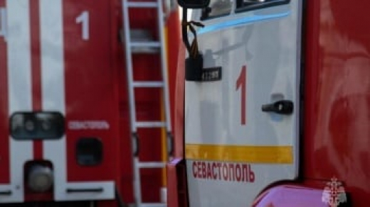 На пожаре в севастопольской пятиэтажке погиб мужчина