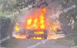 Горящий автомобиль сняли на видео на левом берегу Воронежа
