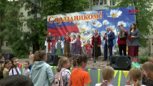 Концерт для взрослых и шоу детских талантов устроили у озера на левом берегу Воронежа