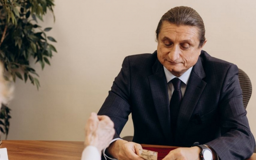 Пенсии через суд и поддержка правнука: как депутат Сергей Чижов помогает воронежцам реализовать их права