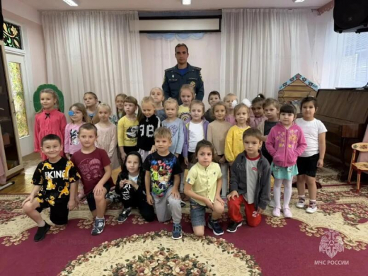 Огнеборцы Сергиево-Посадского гарнизона провели обучающие занятия с детьми по сигналам гражданской обороны