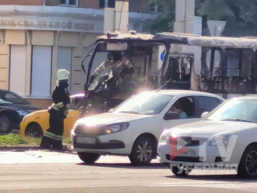 Автобус загорелся в Воронеже в час пик
