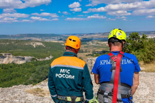 Крымские спасатели напоминают, как безопасно провести День туризма в горах полуострова