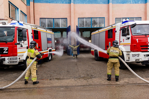 В Крыму, следуя добрым традициям пожарного братства, торжественно провели на заслуженный отдых огнеборца