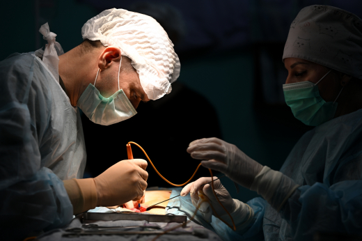 Врачи в Москве спасли ребенка, которого переехал мусоровоз