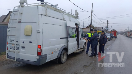 На подъезде к воронежскому СНТ, где подорвут части упавшей ракеты, работает полиция